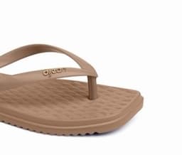 Chinelo Dijean - 33050001 - Caramelo